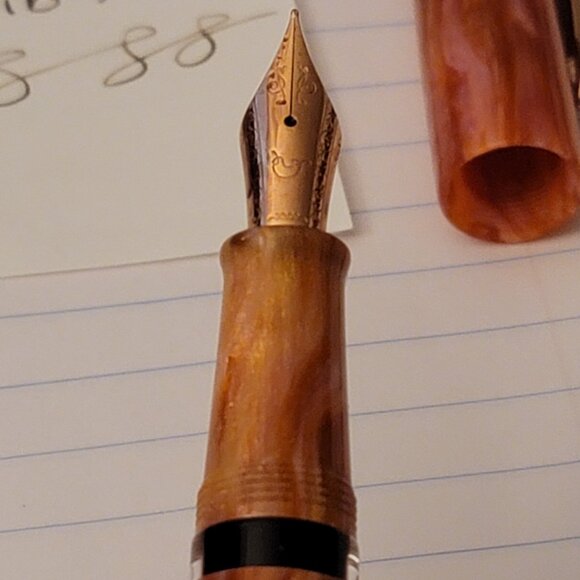 Nahvalur Fountain Pen - Schuylkill - Breast Cancer Awareness edition - fine nib - Picture 9 of 10